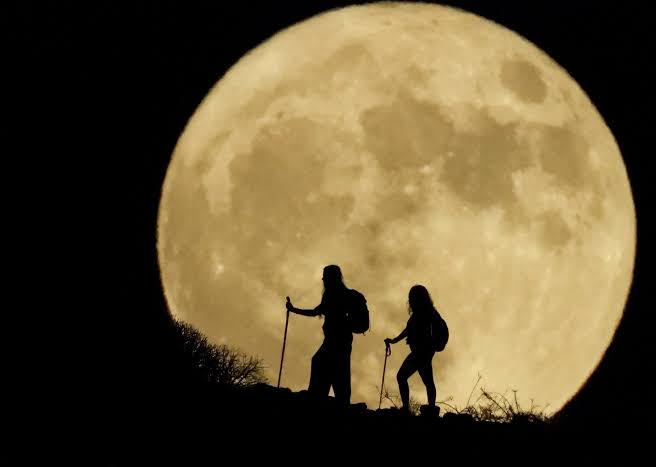 Hike Under the Sturgeon Moon
